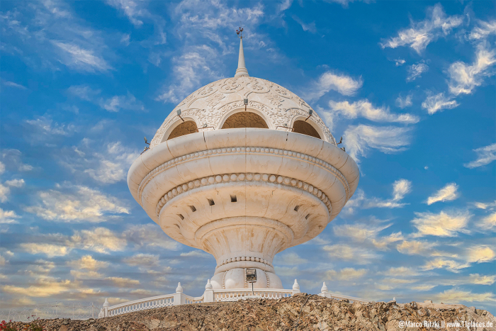 Großer Weihrauchkocher im Al Riyam Park
