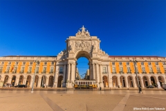 Arco Da Rua Augusta mit der historischen Straßenbahn