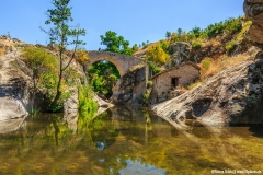 Steinbrücke über den Gardeshka River