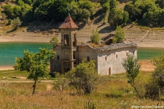 Old Mavrovo Kirche im Sommer