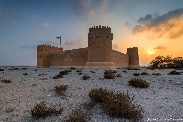 Al Zubara Fort in Katar bei Sonnenuntergang
