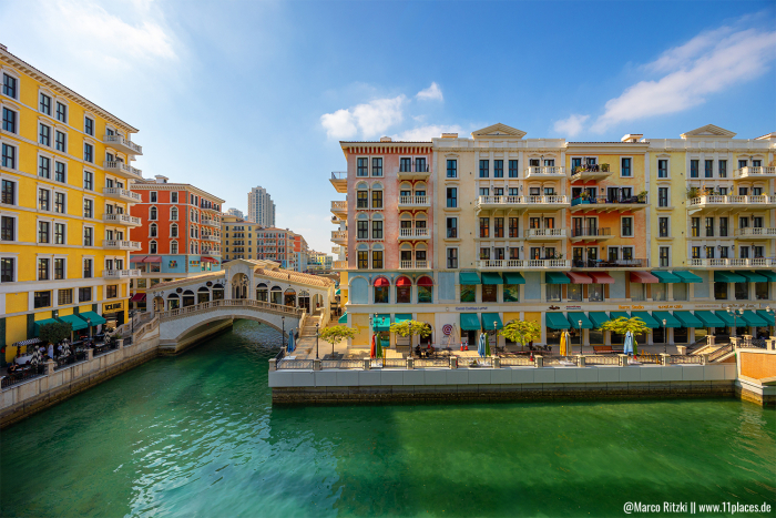 Rialto-Brücke auf The Pearl-Qatar in Doha bei Tageslicht