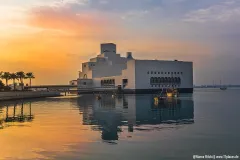 Museum of Islamic Art in Doha mit Blick auf die Skyline und das Meer