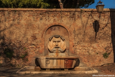 ein schönes Exemplar eines Nasoni (Trinkwasserbrunnen)