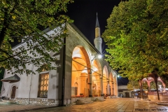 Gazi-Husrev-Beg Moschee am Abend in Sarajevo