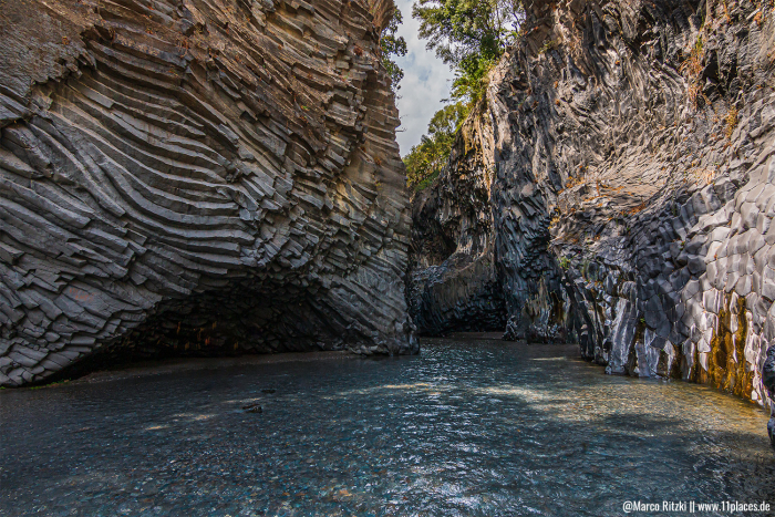 Alcantara-Schlucht mit dem Alcantara Fluss